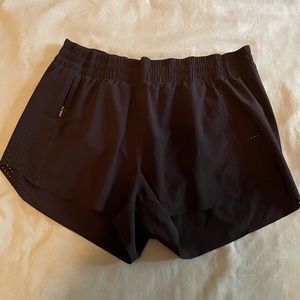 Athleta Black Hustle Racer Short 3”